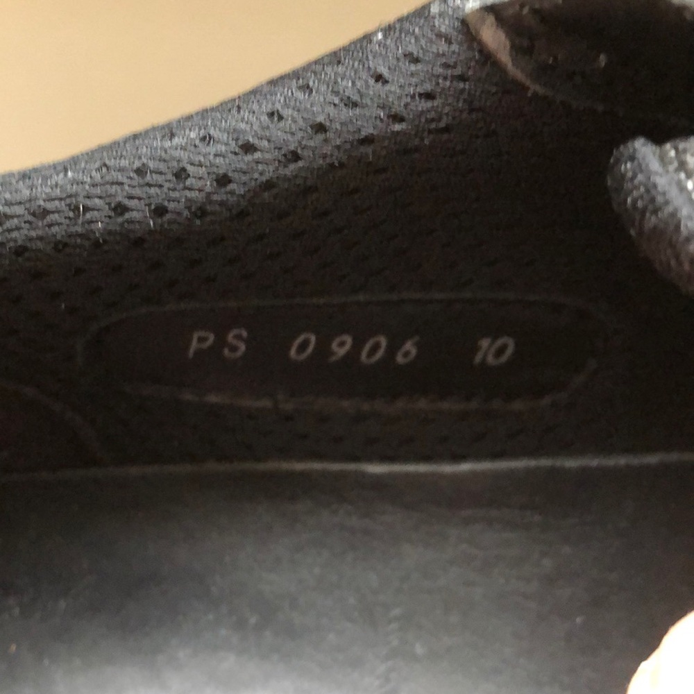 Prada - Picture 3 of 7